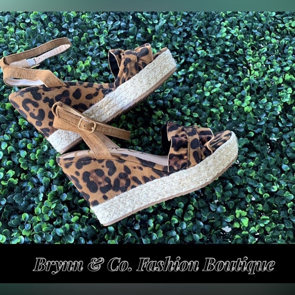 NWT 💕Leopard Wedges